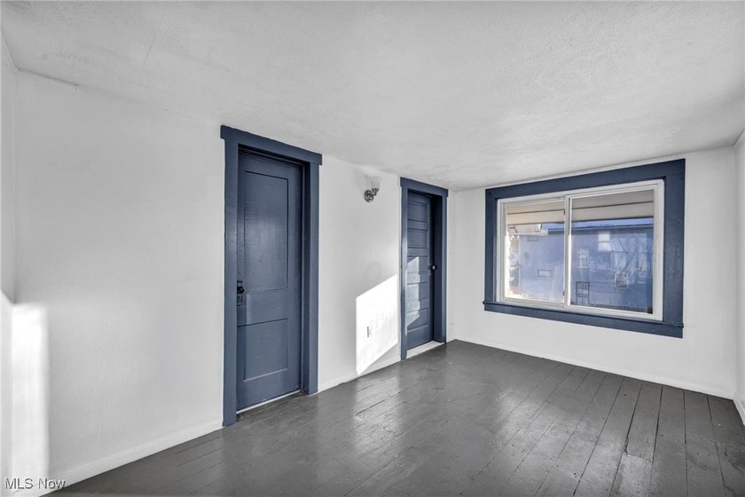 Vacant: Easy to show and offering exceptional potential for both - photo 26