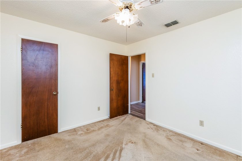 Discover comfort, space, and convenience in this charming - photo 27