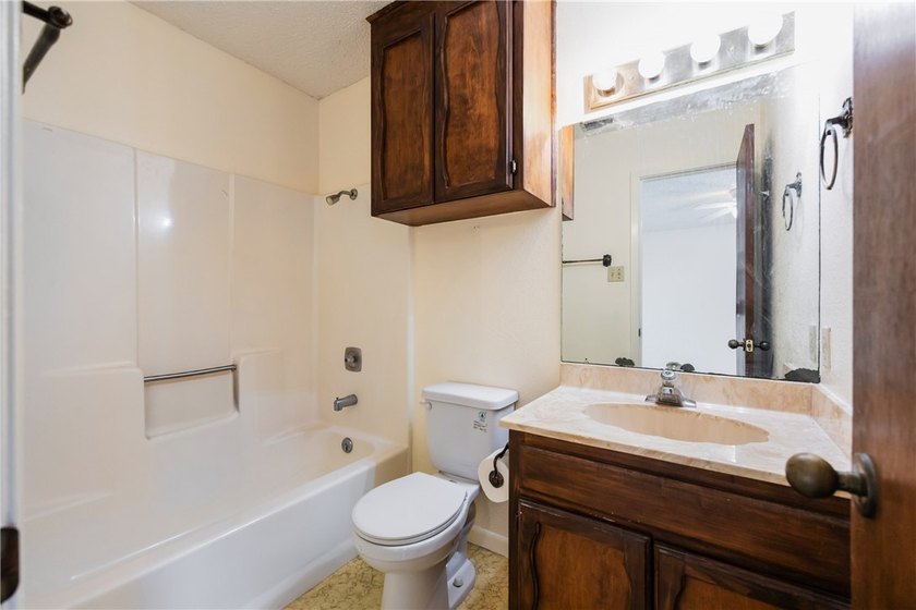 Discover comfort, space, and convenience in this charming - photo 28