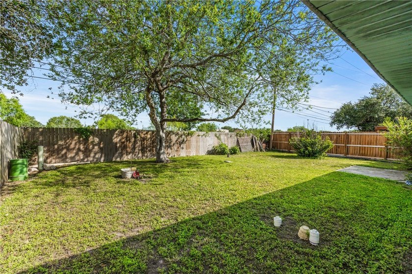 Discover comfort, space, and convenience in this charming - photo 34