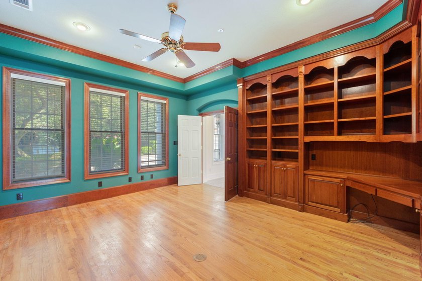Experience exceptional waterfront living with over 100 feet of - photo 39