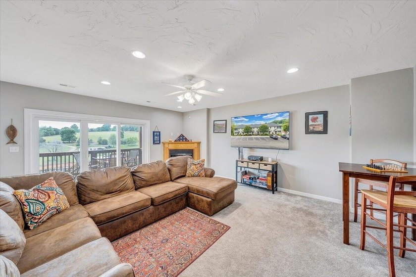 Waterfront, short-term rentable townhouse in a highly desirable - photo 40