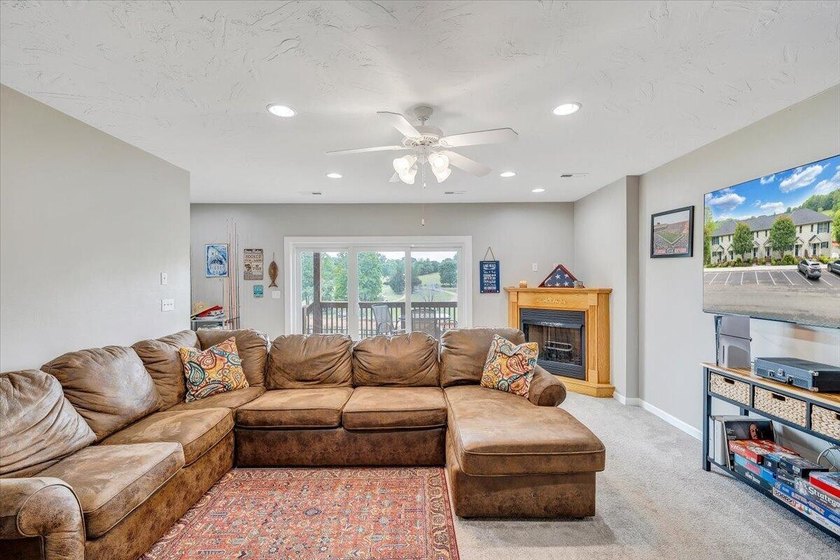 Waterfront, short-term rentable townhouse in a highly desirable - photo 41