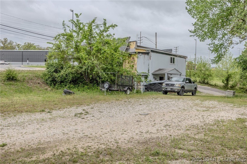 Prime Commercial Opportunity with Residential Income in the - photo 11