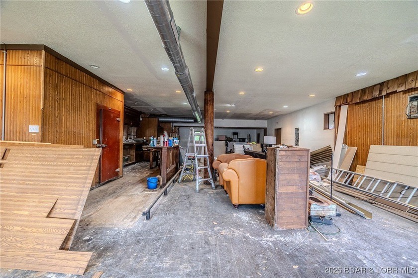 Prime Commercial Opportunity with Residential Income in the - photo 13