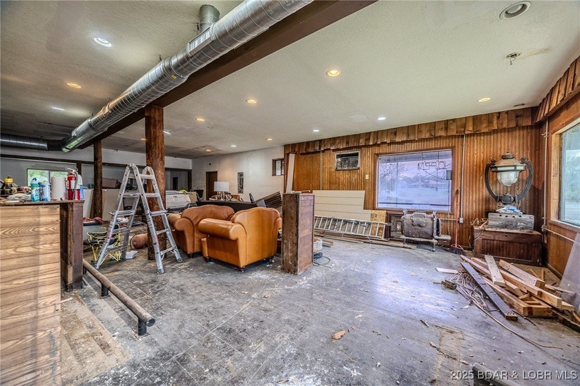 Prime Commercial Opportunity with Residential Income in the - photo 14