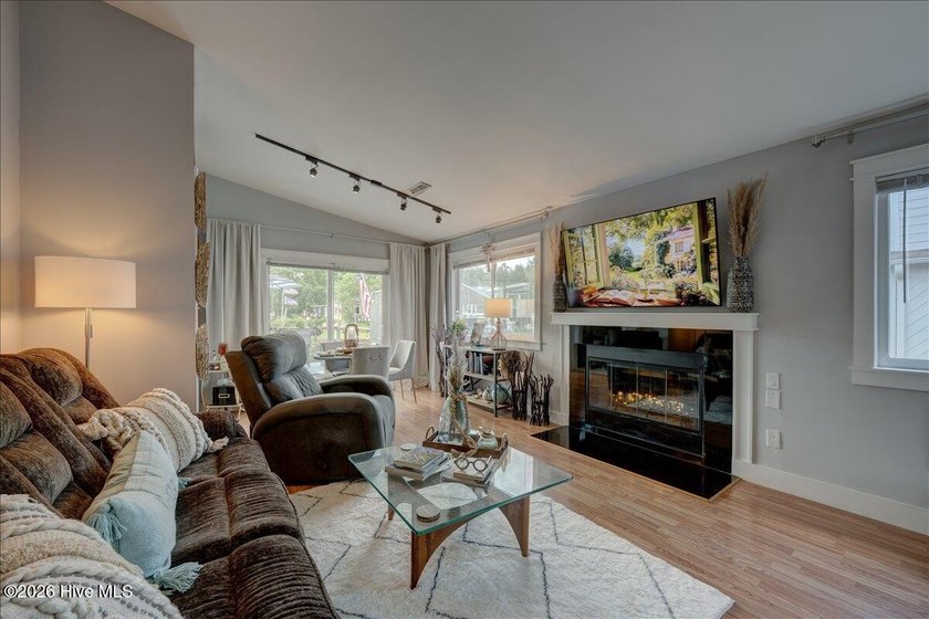 Waterfront Living at It's Finest! Welcome to this beautifully - photo 14