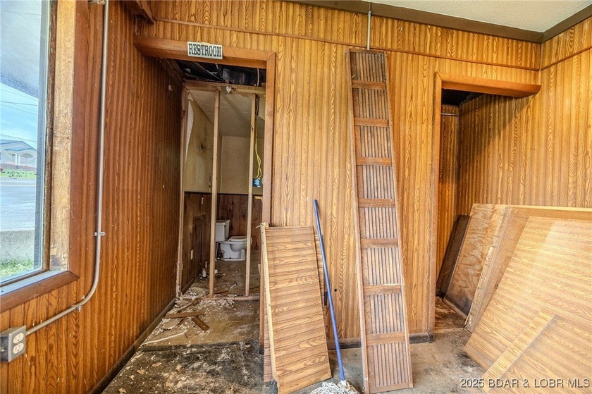 Prime Commercial Opportunity with Residential Income in the - photo 15