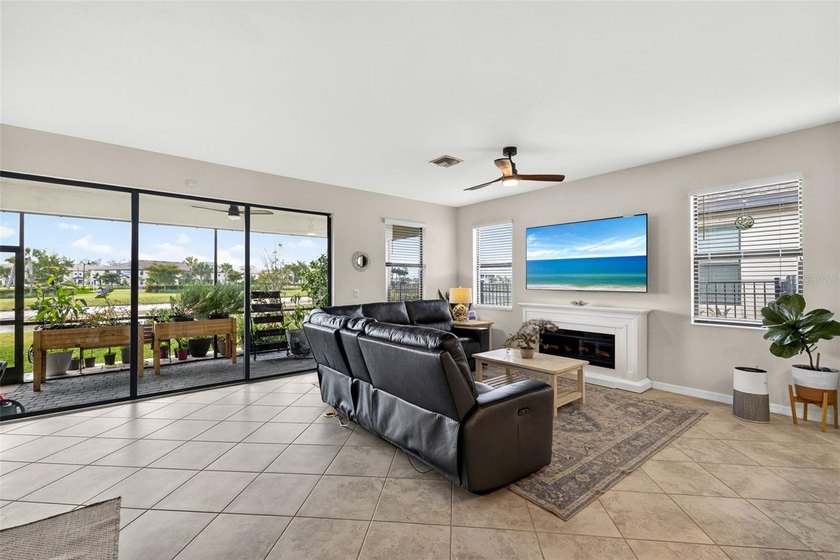Welcome to your slice of Florida paradise in the highly - photo 22