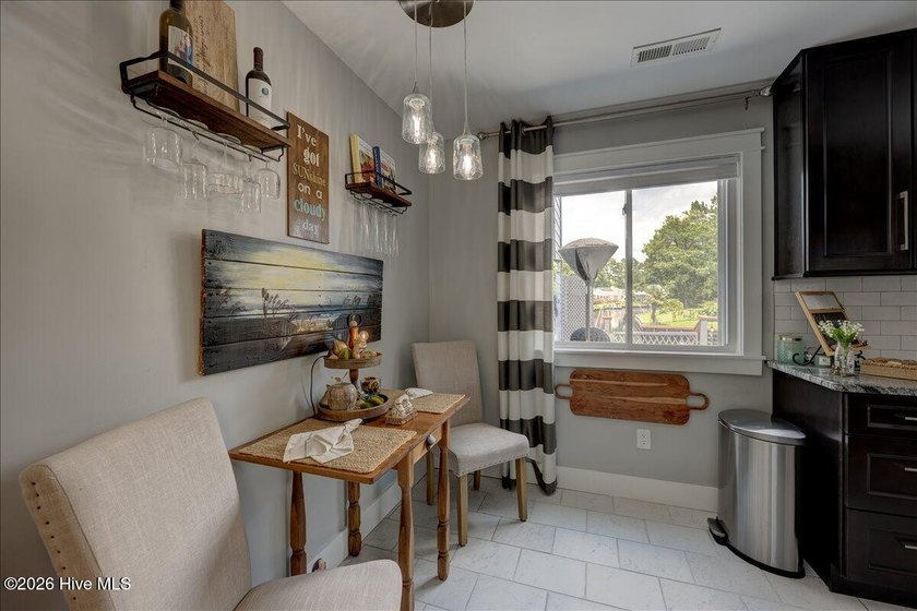 Waterfront Living at It's Finest! Welcome to this beautifully - photo 23