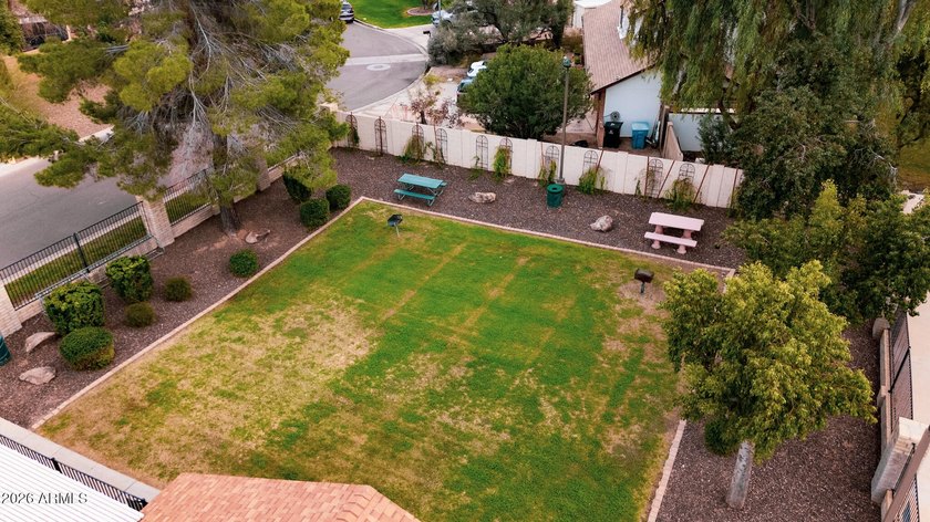 Previously accepted short sale! Welcome to the Bellair community - photo 29