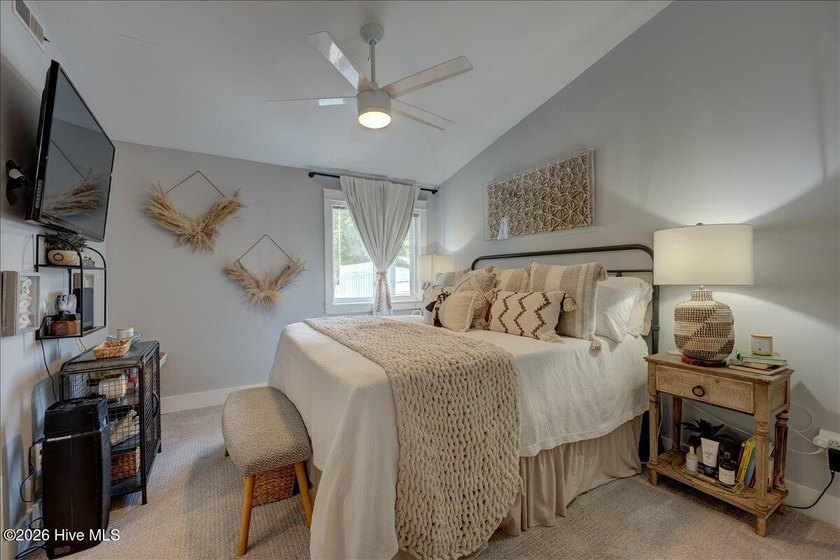 Waterfront Living at It's Finest! Welcome to this beautifully - photo 30