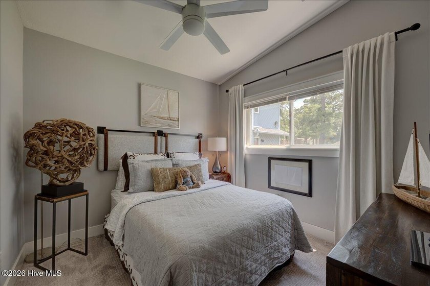 Waterfront Living at It's Finest! Welcome to this beautifully - photo 38