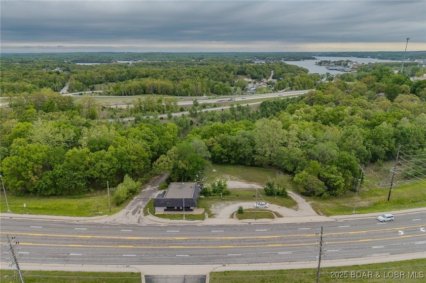 Prime Commercial Opportunity with Residential Income in the - photo 48