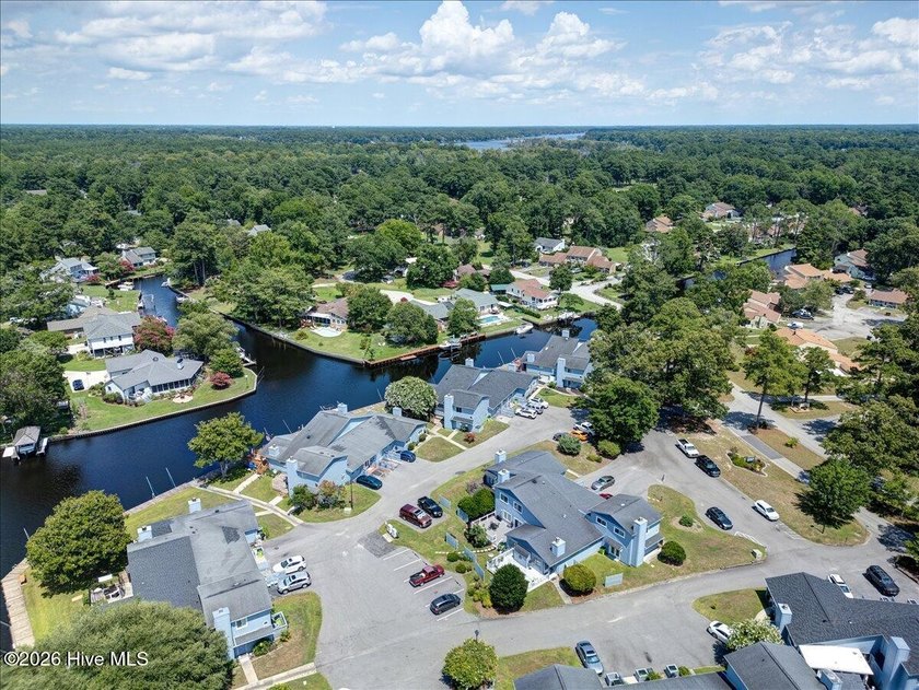 Waterfront Living at It's Finest! Welcome to this beautifully - photo 50