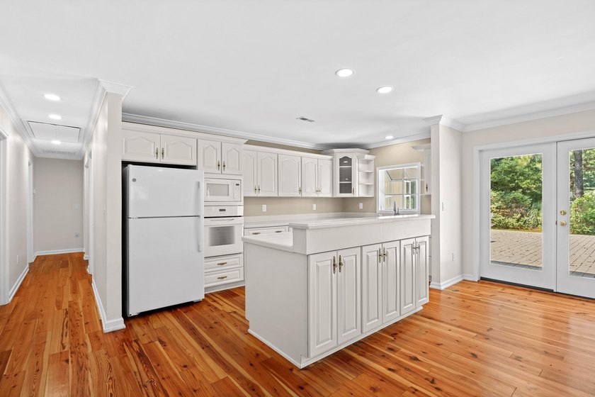 Uncommon opportunity in River Oaks Estates, off Waverly Road - photo 11
