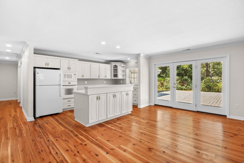 Uncommon opportunity in River Oaks Estates, off Waverly Road - photo 14