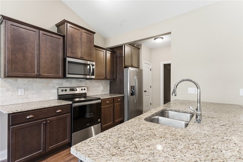 Motivated sellers! Say hello to 161 Laguna Way (aka your new - photo 12