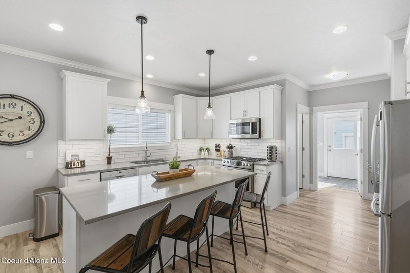 Ideally located and offered fully furnished, this beautifully - photo 13