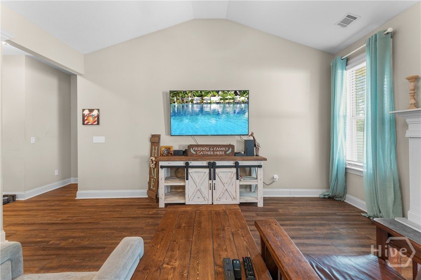 Motivated sellers! Say hello to 161 Laguna Way (aka your new - photo 13