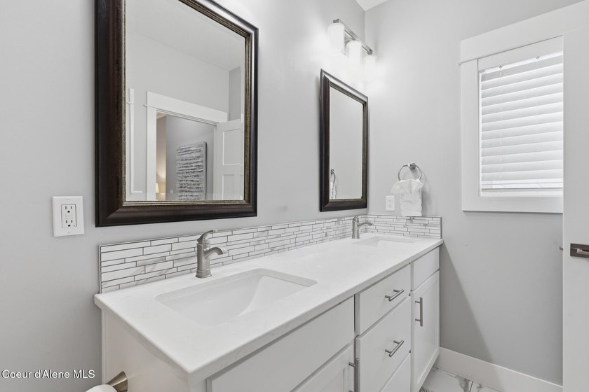 Ideally located and offered fully furnished, this beautifully - photo 20
