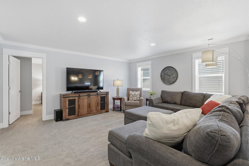 Ideally located and offered fully furnished, this beautifully - photo 22