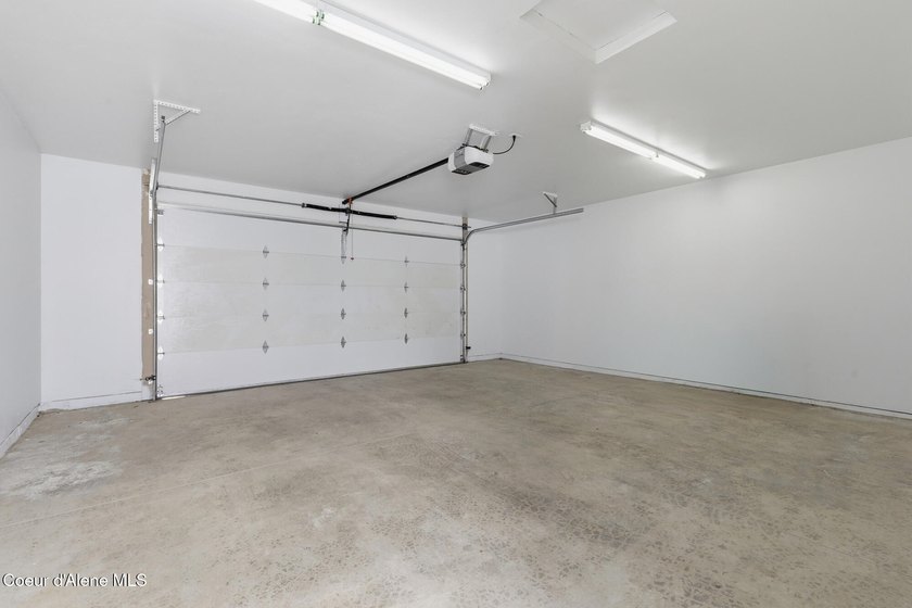 Ideally located and offered fully furnished, this beautifully - photo 30