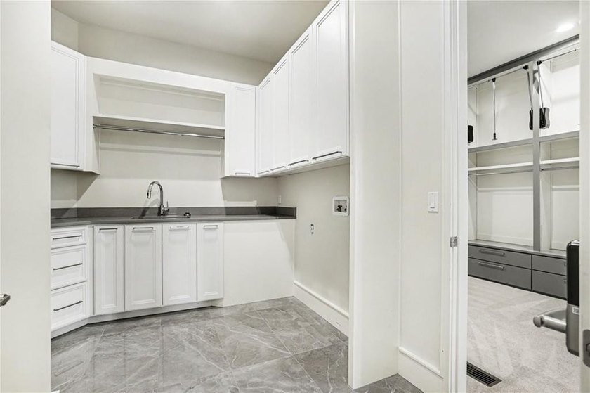 Welcome to this breathtaking modern home in the secluded enclave - photo 35