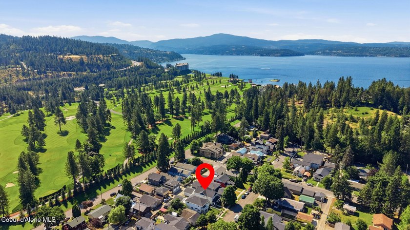 Ideally located and offered fully furnished, this beautifully - photo 41