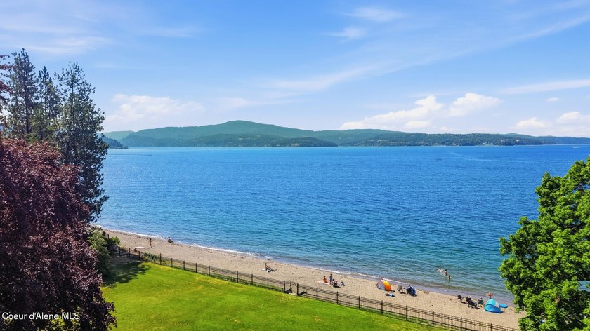 Ideally located and offered fully furnished, this beautifully - photo 42