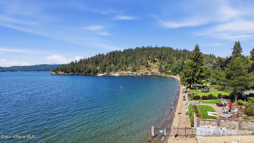 Ideally located and offered fully furnished, this beautifully - photo 43
