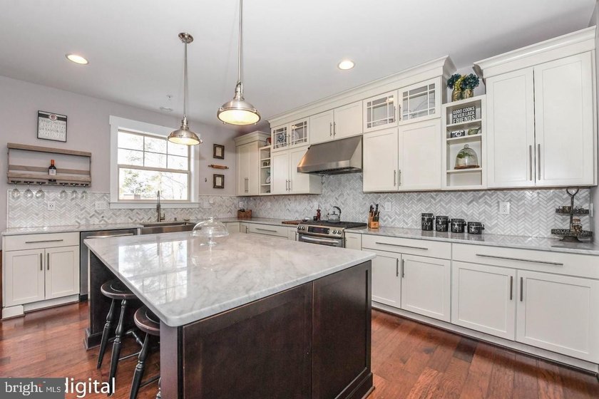 HOME TO BE BUILT. Build this beautiful, custom home, modify to - photo 8
