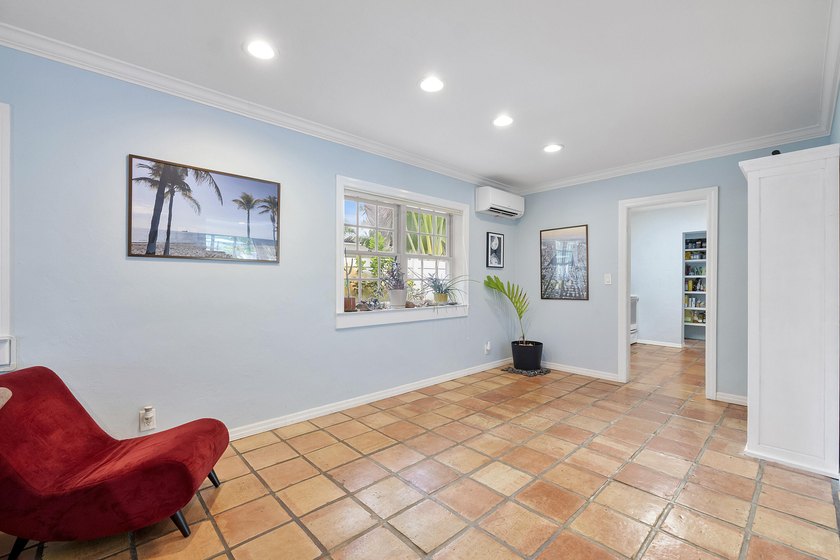 Desirable corner lot of nearly 10,000 sqft in the highly - photo 15