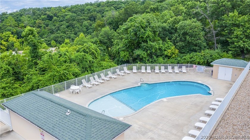 Located at the Lake of the Ozarks, this stunning turnkey 3BR/2BA - photo 18