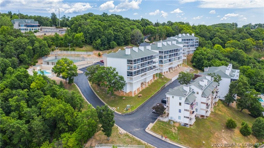 Located at the Lake of the Ozarks, this stunning turnkey 3BR/2BA - photo 19