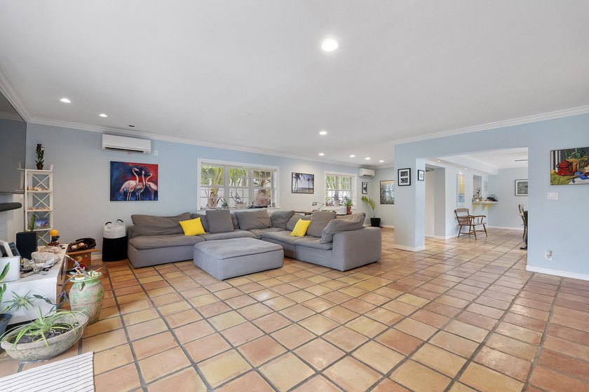 Desirable corner lot of nearly 10,000 sqft in the highly - photo 21