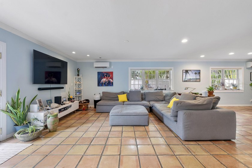 Desirable corner lot of nearly 10,000 sqft in the highly - photo 22