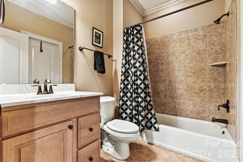 Stunning Full Brick Custom Home in the Lakefront Community of - photo 41