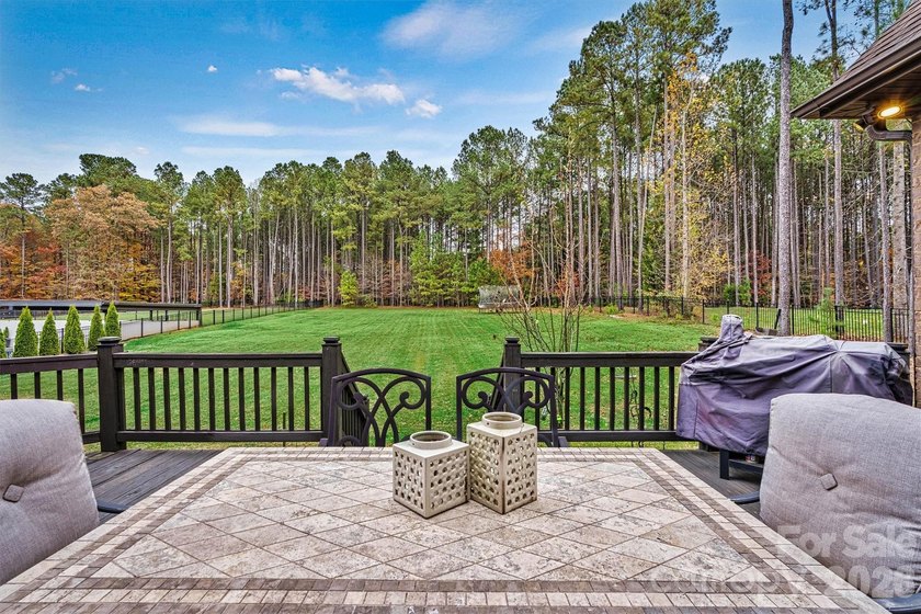 Stunning Full Brick Custom Home in the Lakefront Community of - photo 45