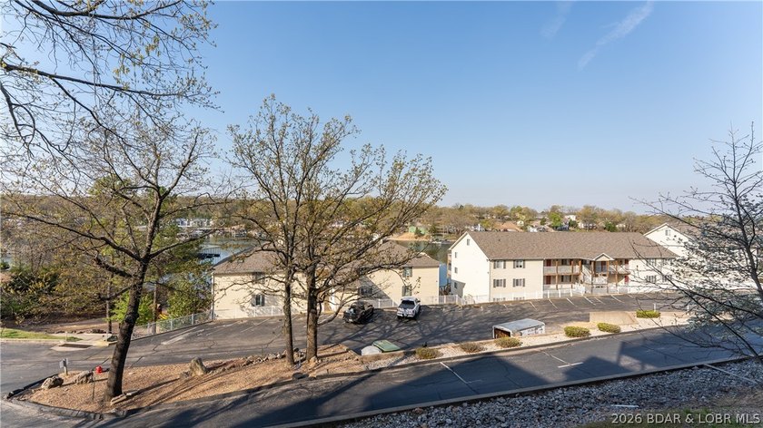 Experience the perfect blend of modern comfort &amp; lakeside living - photo 20