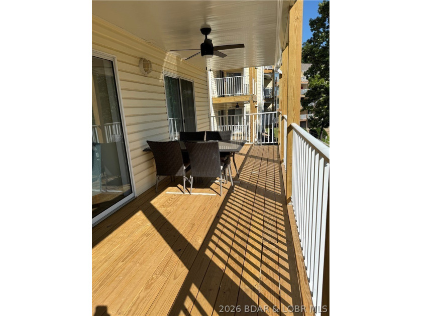 Experience the perfect blend of modern comfort &amp; lakeside living - photo 23