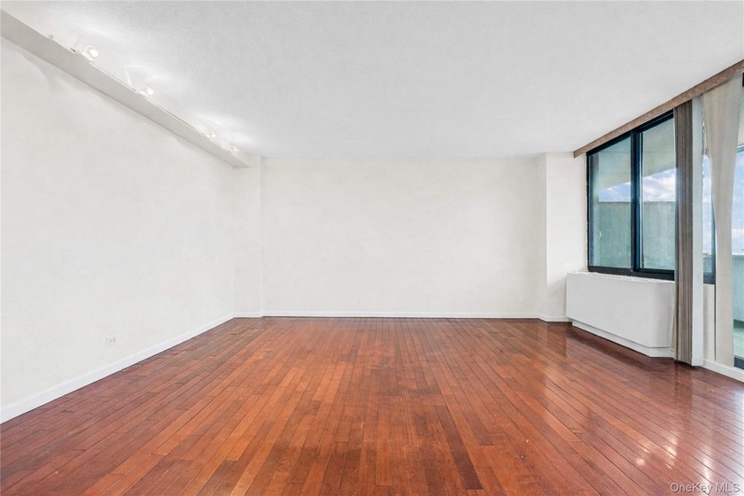** Luxury High Rise with Full Time Doorman** **On-Site Super and - photo 9
