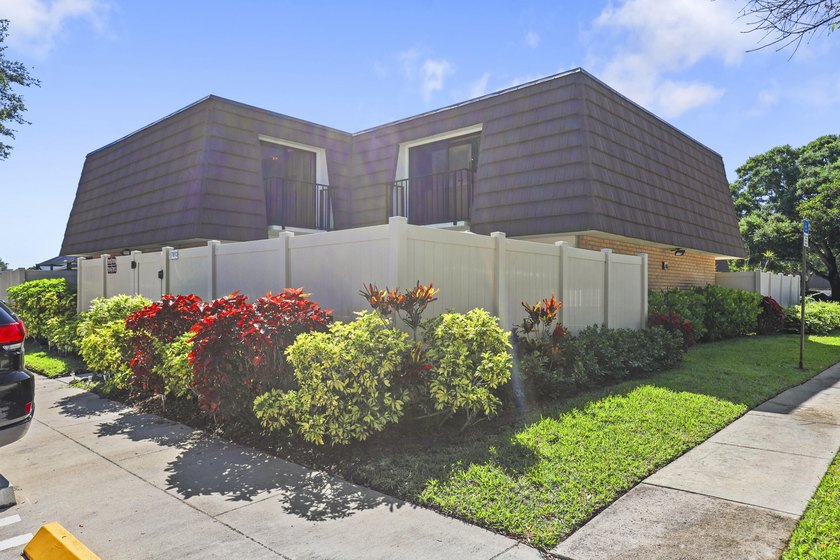 Charming 2-bedroom townhouse with both bedrooms featuring - photo 35