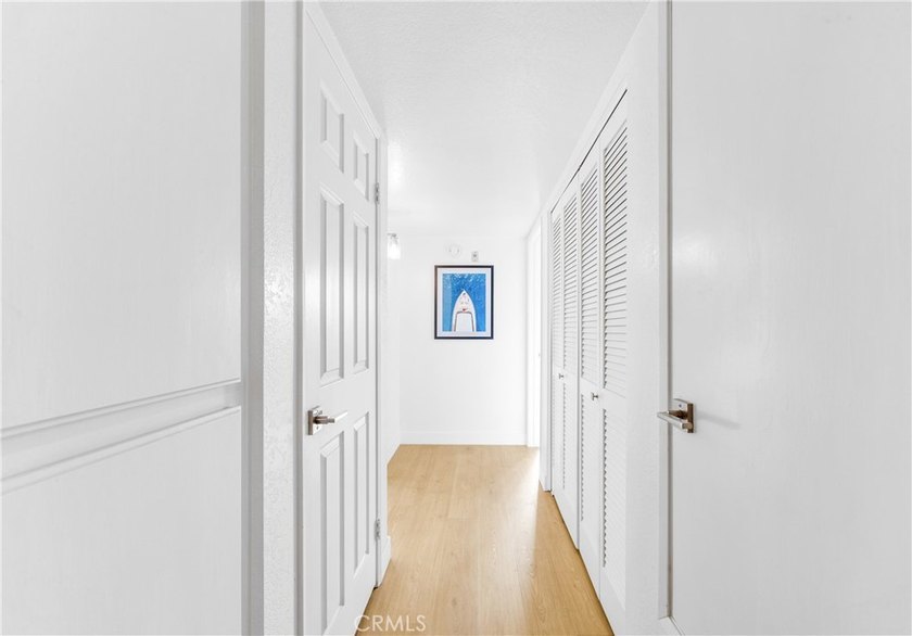 Welcome to this fully renovated 2-bedroom, 2-bath en-suite condo - photo 22