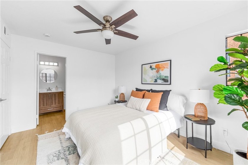 Welcome to this fully renovated 2-bedroom, 2-bath en-suite condo - photo 28