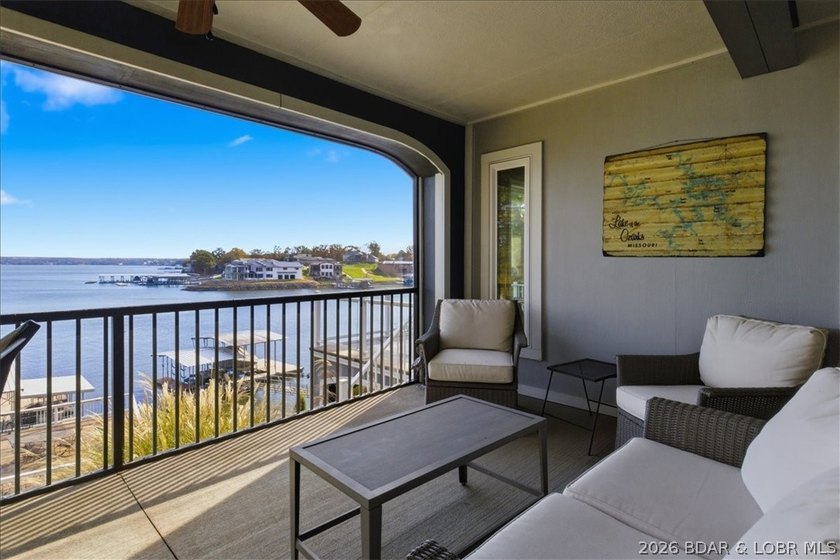 This stunning 5 bedroom home features breathtaking panoramic - photo 33