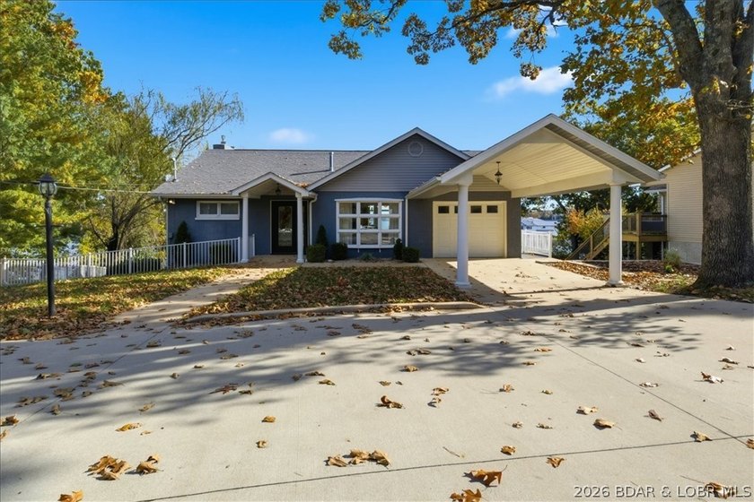 This stunning 5 bedroom home features breathtaking panoramic - photo 40
