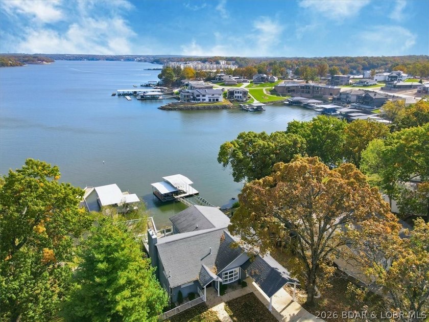 This stunning 5 bedroom home features breathtaking panoramic - photo 42