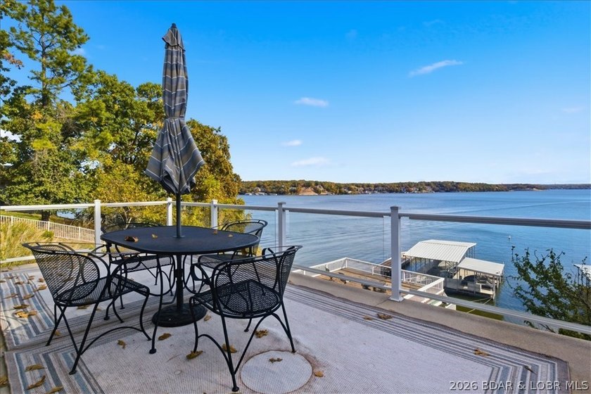This stunning 5 bedroom home features breathtaking panoramic - photo 46