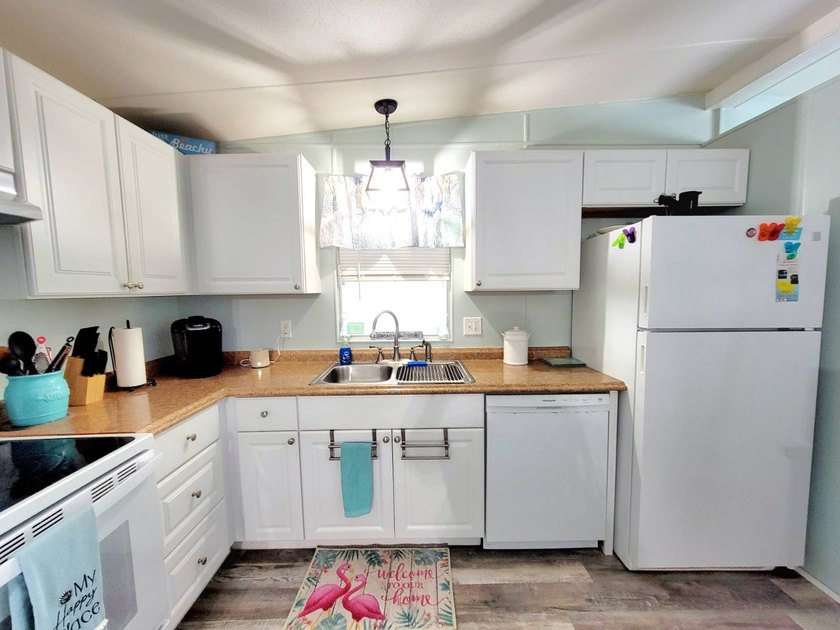 This is a great beautifully parially furnished 2 bedroom / 2 - photo 3